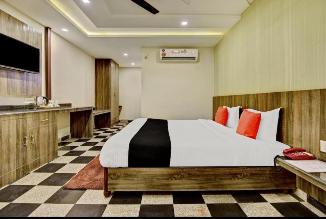 Citi Club Hotel Kanpur Ngoại thất bức ảnh