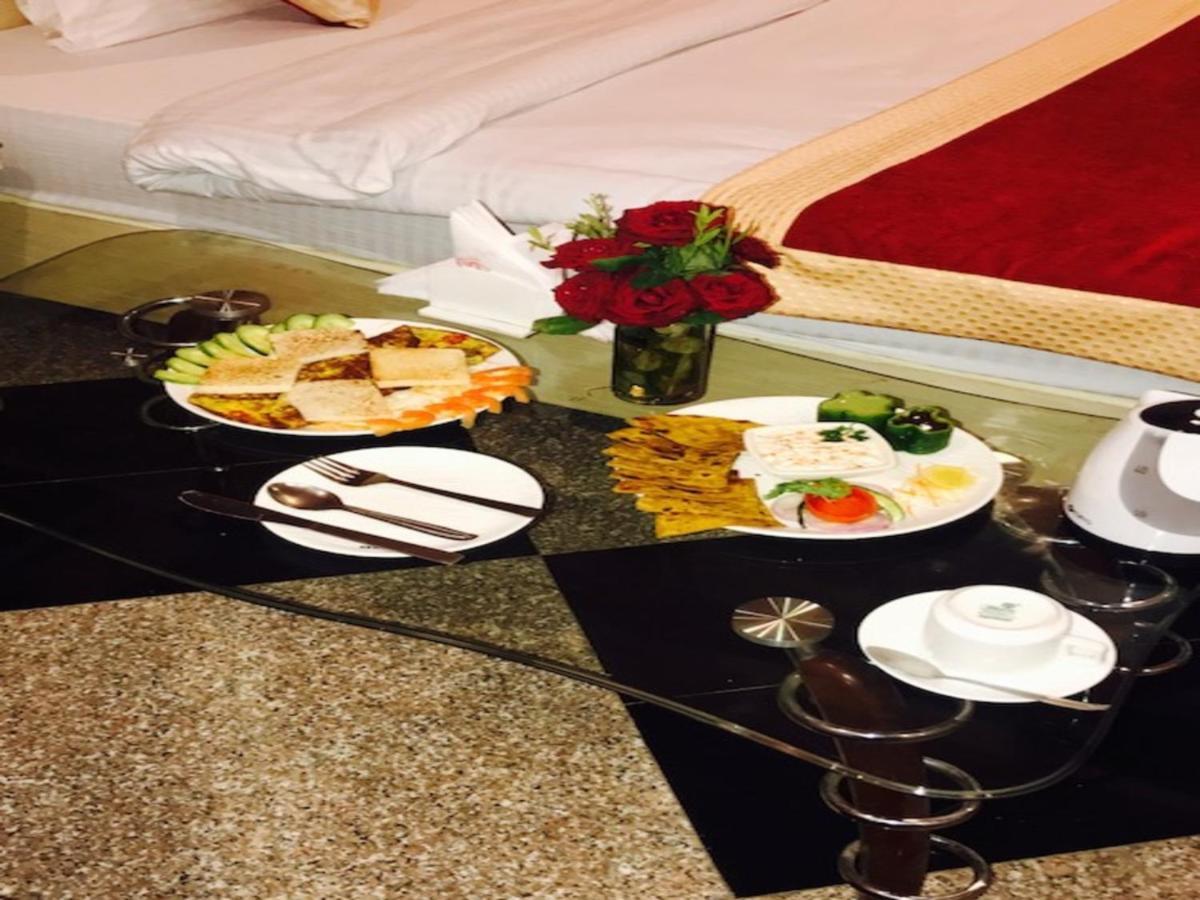 Citi Club Hotel Kanpur Ngoại thất bức ảnh